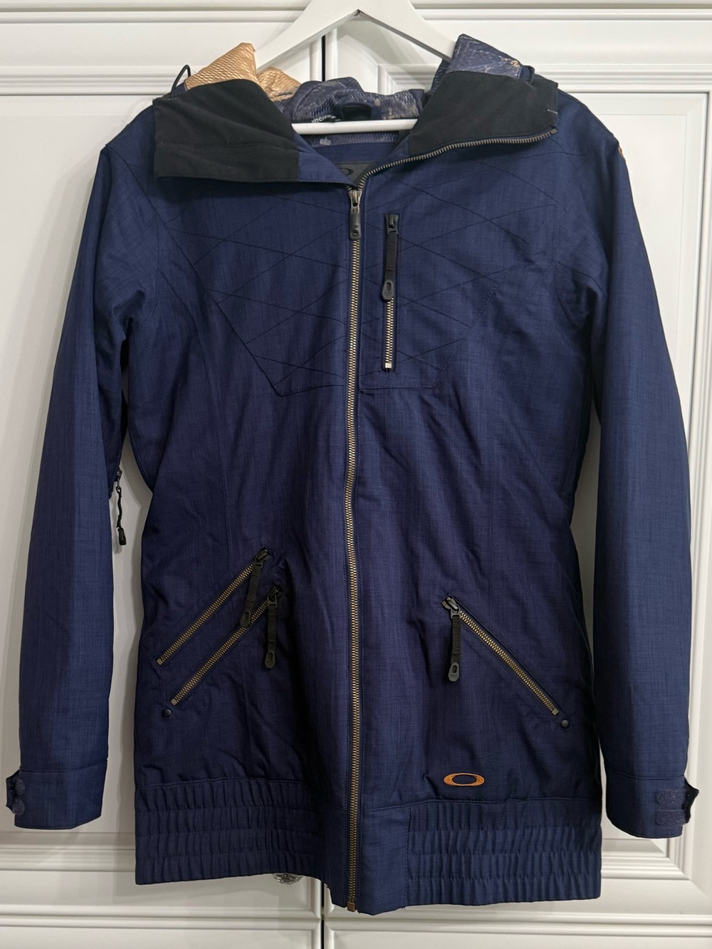 NWOT Oakley Women's Navy MFR Snowboard Jacket Ski Hike Winter Outdoors Sz Medium